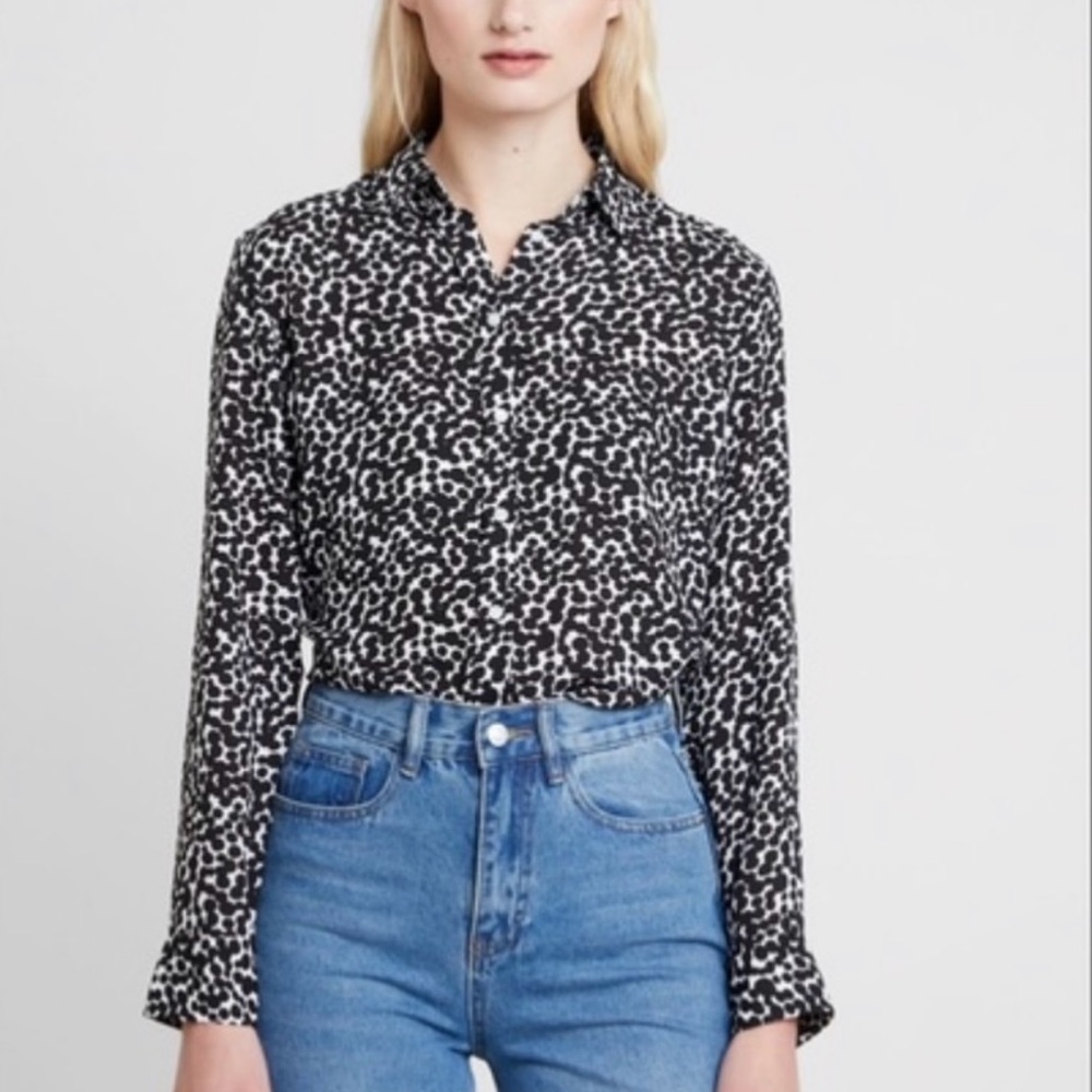 NWT Banana Republic Dillon Classic Fit Top